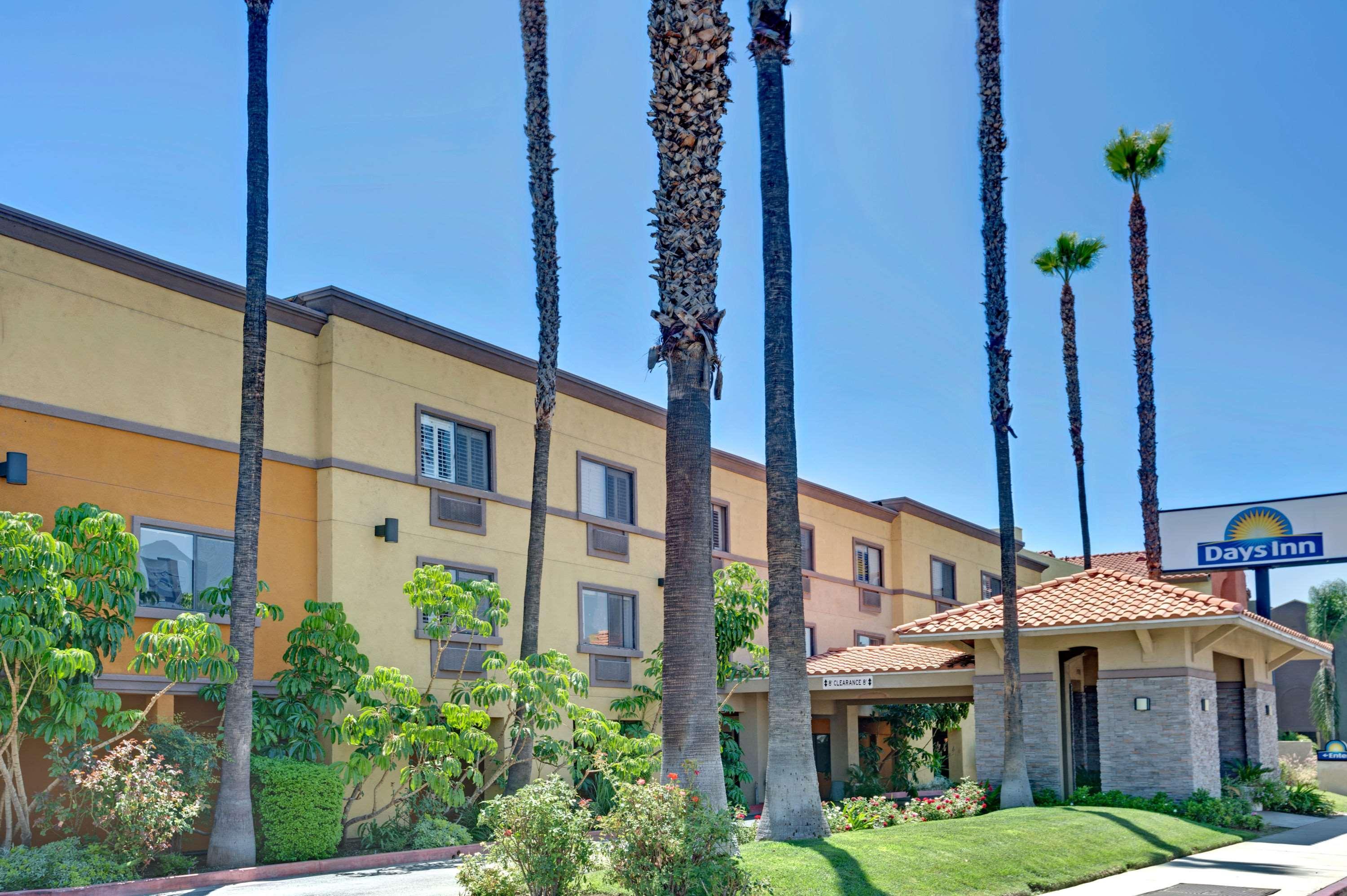 Days Inn By Wyndham West Covina Buitenkant foto