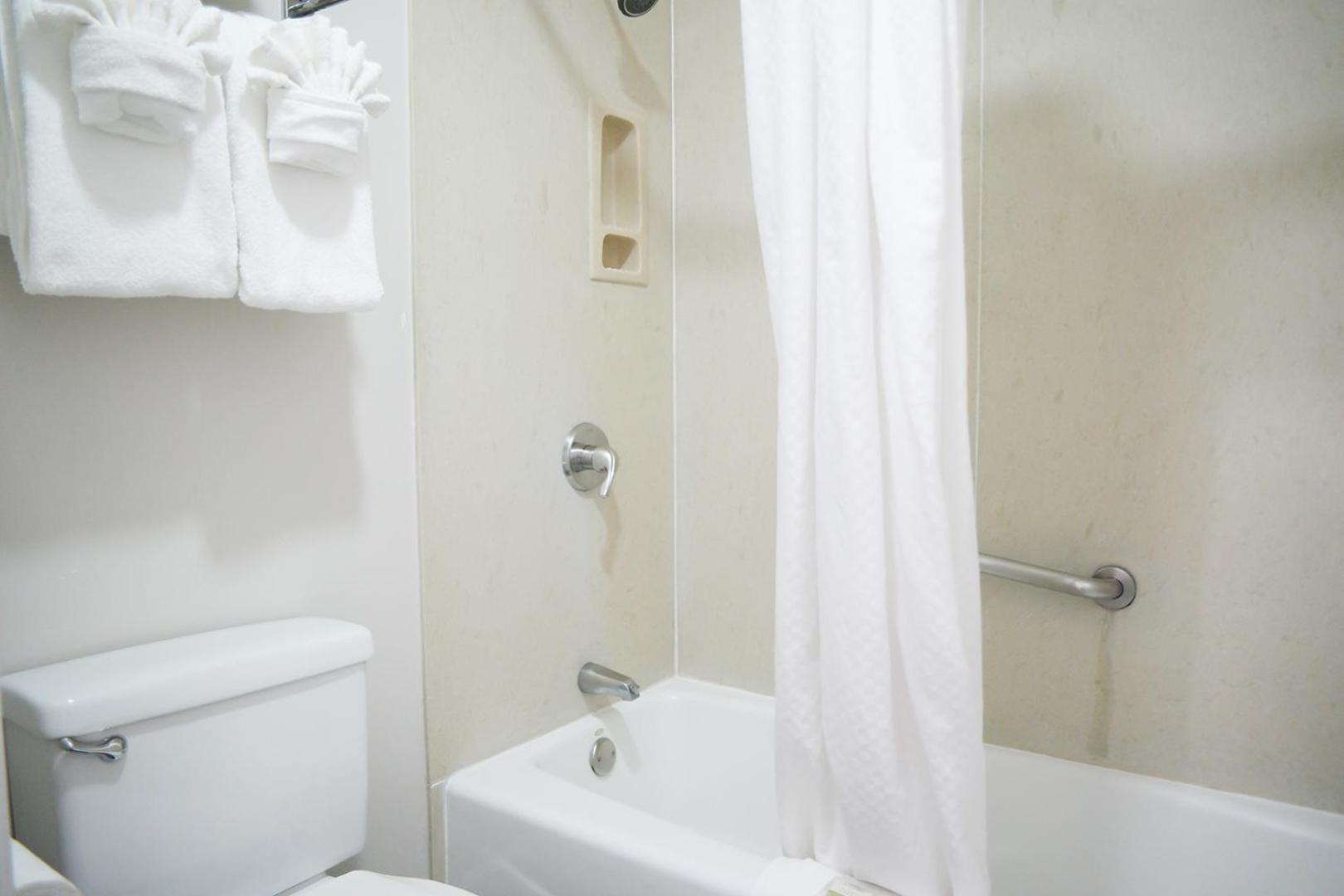 Days Inn By Wyndham West Covina Buitenkant foto