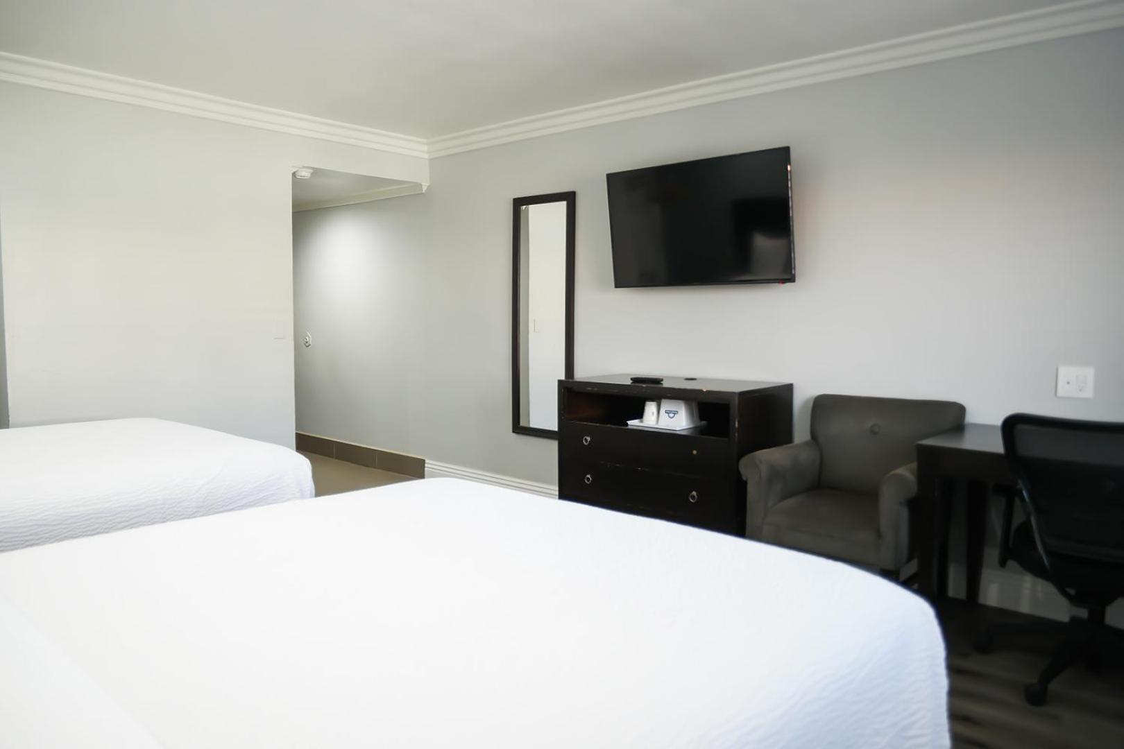 Days Inn By Wyndham West Covina Buitenkant foto