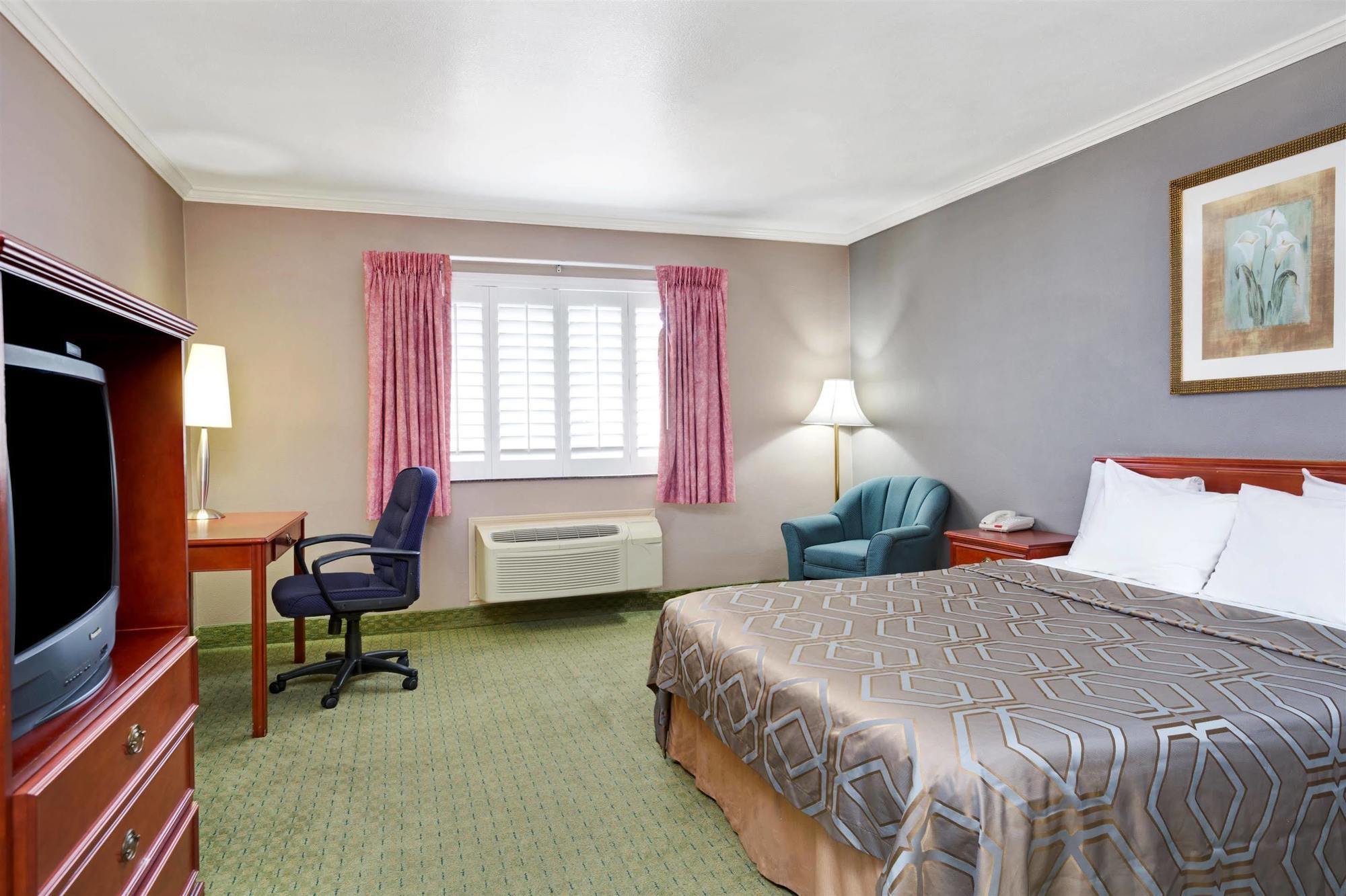 Days Inn By Wyndham West Covina Buitenkant foto